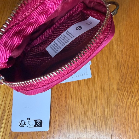 Lululemon Everywhere Belt Bag Nano Pink | NWT | Mini Crossbody Pouch Keychain - Picture 5 of 6